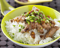 Émincés d'agneau laqués à la thaï