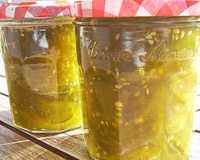 Il reste des tomates vertes au jardin, faites-en une merveilleuse confiture qui sort des sentiers battus. Pour moi, elle a le goût de l'enfance car c'est ma grand-mère…