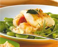 L'originalité et la réussite de cette recette vient de la cuisson du cabillaud avec du romarin, du laurier et des tomates. Un plat pour épater vos…