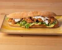 Oubliez la traditionnelle salade César : testez d'urgence cette version sandwich ultra crémeuse