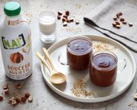 Nous avons craqué pour ces petits pots de crème au chocolat. Nous avons remplacé le lait par une délicieuse boisson végétale…