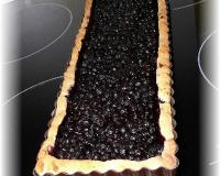 The tarte : une pâte croquante et fondante et le moelleux du lit de myrtilles. Parfait !