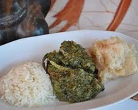 Saka saka, feuilles de manioc (Ravitoto à Madagascar)