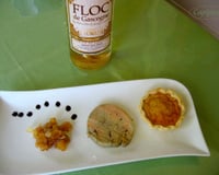 Foie gras et son chutney de pomme, tartelette à l'ail confit
