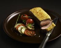 Filet d'agneau en croûte au parmesan et basilic