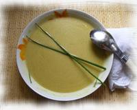 Soupe aux poireaux, pommes de terre, crème.
