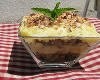 De la viande d'agneau fondante rafraîchie par une sauce légère à la menthe, surmontée par une onctueuses purée aux éclats de noisette...Un pie très « British » revisité…