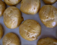 Gougères à l'emmental et jambon parme