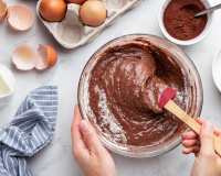 Santé : Cette habitude ultra-gourmande est en réalité à proscrire en cuisine surtout chez les enfants !