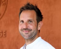 Christophe Michalak cède toutes ses boutiques : le chef pâtissier veut ouvrir “un autre chapitre”