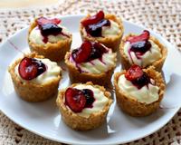 Une mignardise pour les gourmands à faire même quand il faut chaud car ces mini-cheesecakes se préparent sans cuisson.