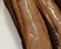 Eclair au café