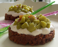 Tartelettes à la rhubarbe sur biscuit speculoos façon cheesecake