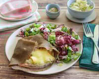 Galette de sarrasin à la raclette et fondue d'endives