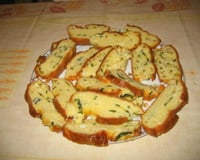 Cake aux courgettes, chèvre et noisettes