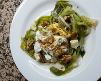 Salade tiède de poireau à l'œuf poché et Roquefort Papillon