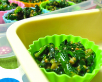 Epinards à la sauce miso et graines de sésame