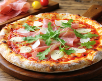 Pizza au jambon de Parme et roquette