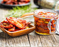 Tomates séchées maison : la méthode facile pour les préparer et les conserver plusieurs semaines au frigo