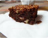 Un délicieux brownie moelleux au bon goût de chocolat et croquant grâce à ses noix au goût boisé.