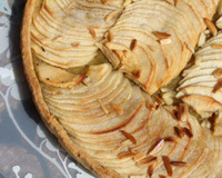 Tarte aux pommes à la compote de rhubarbe