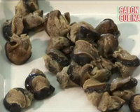 Cassolette d'escargots et écrasée de pommes de terre