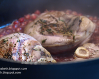 Voici une recette qui met en scène la jolie grenade de façon exquise et rapide, je vous présente le: navarin d'agneau à la grenade pour filles…