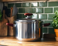 Rappel de matériel de cuisine : les faitouts et marmites de cette célèbre marque présentent un risque de brûlure !