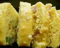 Le croquant des petits pois, le moelleux du fromage, la touche salée des lardons, le tout relevé par la sauge et le curcuma !