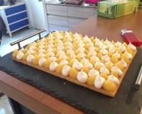 Tarte au citron jaune et zeste citron combawa, meringue à l'italienne sur sablé breton.