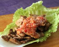 Porc grillé, sauce pimentée au citron