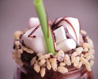 Un milkshake ultra gourmand à servir dans un joli mason jar pour encore plus d'effet.