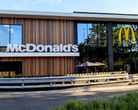 C'est le plus grand McDo de France, mais il est le seul à ne pas servir cet accompagnement culte…