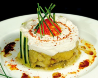 Petit gâteau au chèvre frais au Piment d'Espelette et ciboulette