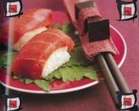 Les sushis, spécialité japonaise, sont simples à réaliser et permettent de goûter au thon cru.Et baguettes obligatoires !