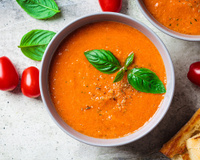 Laurent Mariotte dévoile sa recette de pappa al pomodoro, la soupe italienne anti-gaspi aux tomates et pain rassis