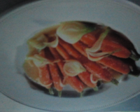Petite salade de carotte cuites, mélangées à de délicieux oignons cuits.