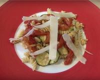 Une salade aux saveurs d'Italie, fraîche et gourmande ... Cette salade Italienne est facile et rapide à préparer pour vos repas estivaux !