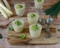 Pour les beaux jours et aussi pour une entrée sympathique ou tout simplement pour un apéro dînatoire. Cette soupe froide aux Asperges des Sables des…