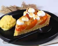Alliance parfaite pour cette tarte avec l'abricot légèrement acide et de la douceur de la meringue.
