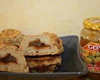 Ceux sont de gros muffins garnis de confiture à la goyave.