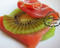 Bouchées de jambon cru et kiwi