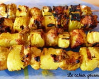 Brochettes poulet ananas au lait de coco et au curry