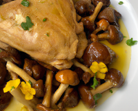 Poularde au vin jaune et aux morilles