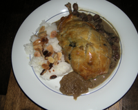 Une recette de pigeonneau un peu complexe à réaliser mais le résultat dans l'assiette est vraiment très bien et la cuisson du pigeonneau inratable !