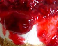 Frais et fondant avec une touche acidulée grâce à la confiture de framboises. Peut se préparer à l'avance.