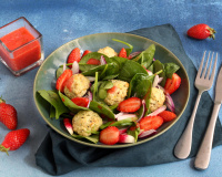 Envie de fraîcheur ? Testez cette salade de printemps sucrée-salée originale et pleine de peps