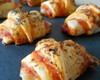 Croissants apéritifs façon pizza