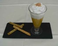 La fine gelée de rhum agricole, pulpe d'ananas et noix de coco