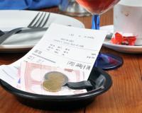 Suppléments au restaurant : que peut-on vous faire payer en plus en France ?